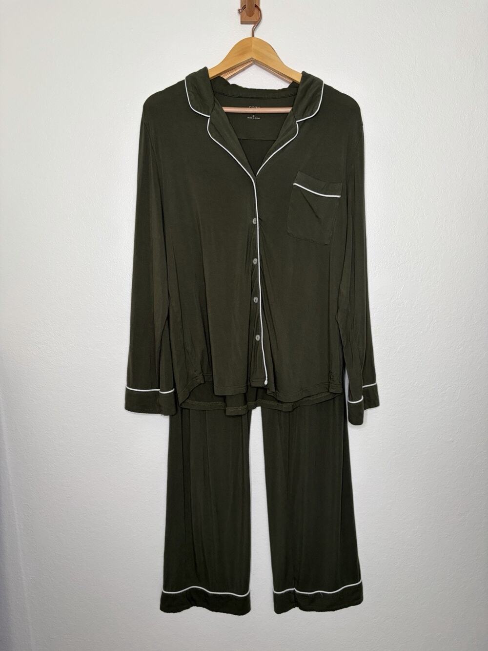 Cozy Earth Women's Bamboo Stretch Knit Long Sleeve Pajama Set Olive Green Size M